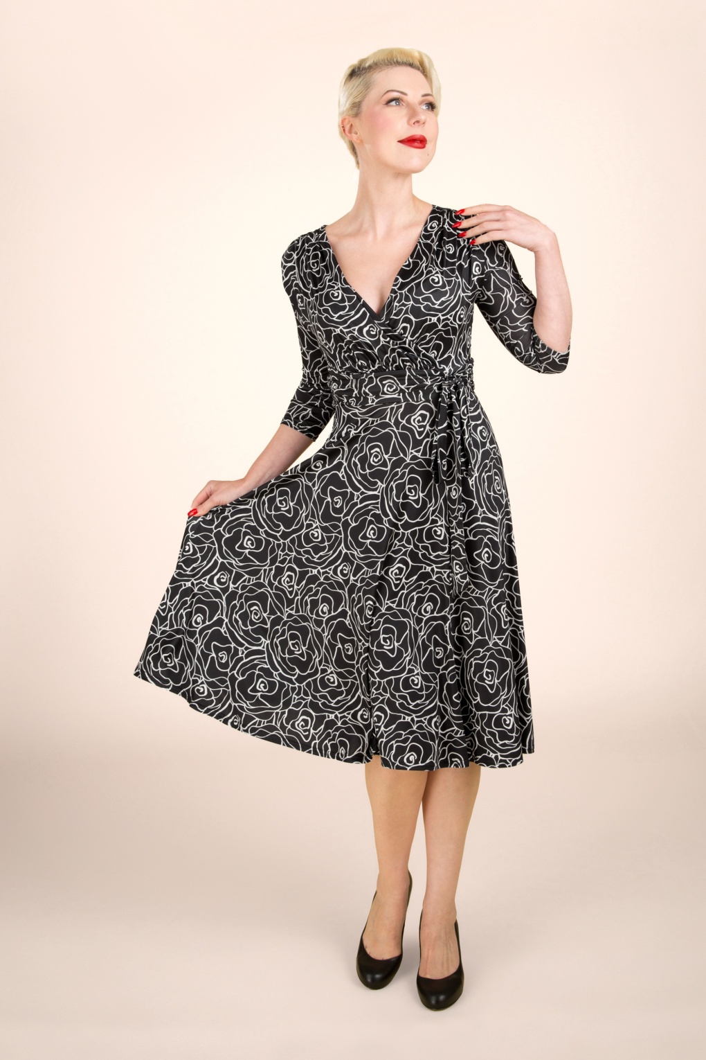 267195-VintageChic51743BlackWhiteFloralSwingDress241004006M-full
