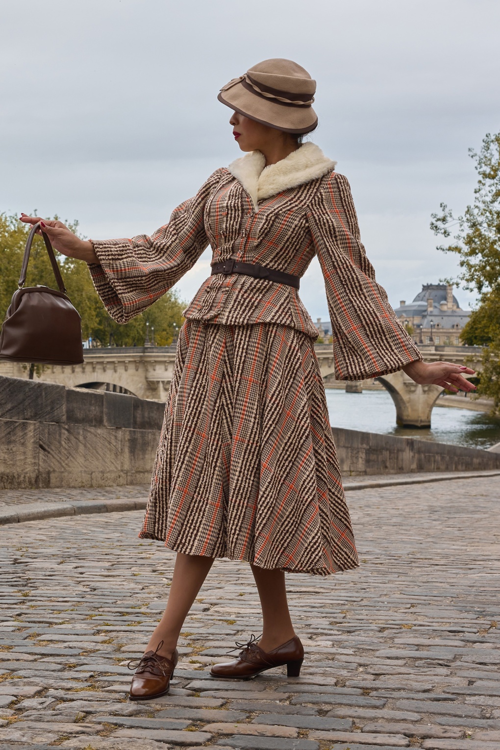 283426-Miss-Candyfloss-54697-Maelie-Sadie-Swing-Skirt-Sand-251113-002M-kopie-full