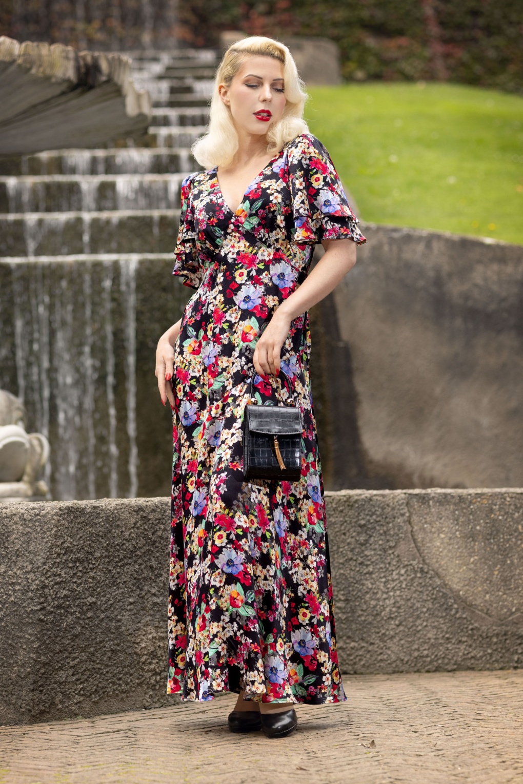 270322-Topvintage-Boutique-51001-Laura-Maxi-Dress-dark-flower-241003-090MW-full