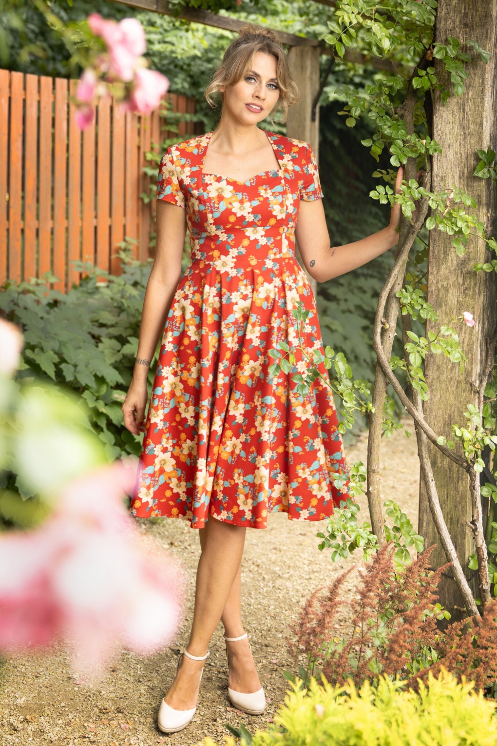 Topvintage exclusive ~ Joliena Autumn Floral swing jurk in roestoranje